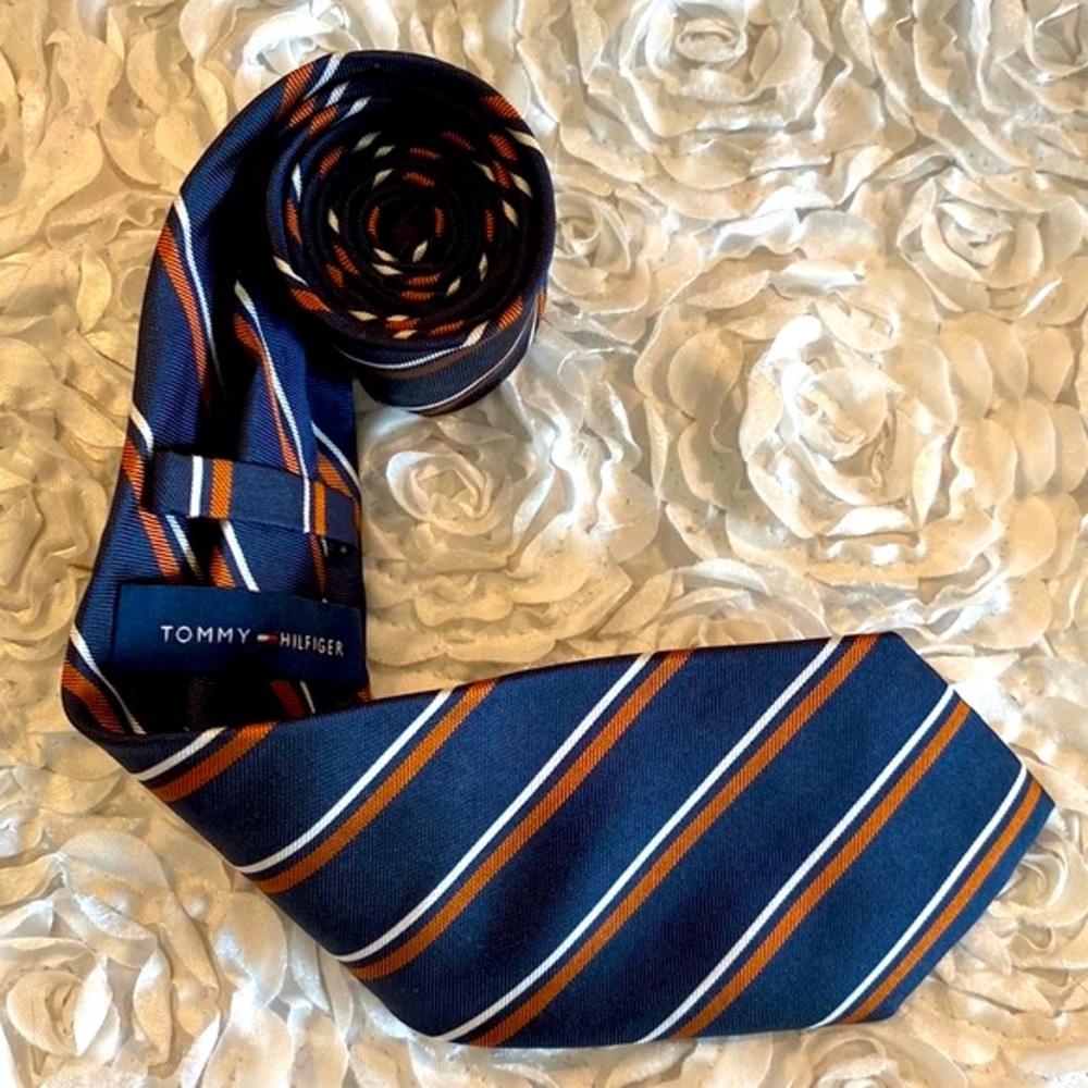 New Tommy Hilfiger mens striped silk tie